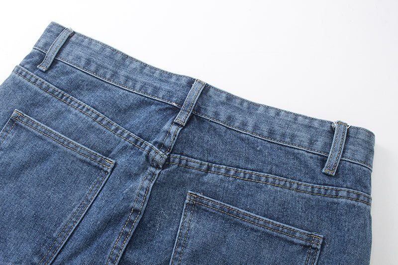 Jeanshose mit Rissen #2